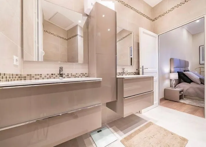 120 M2 Grand Standing Centre Proche Palais Festivals Daire Cannes
